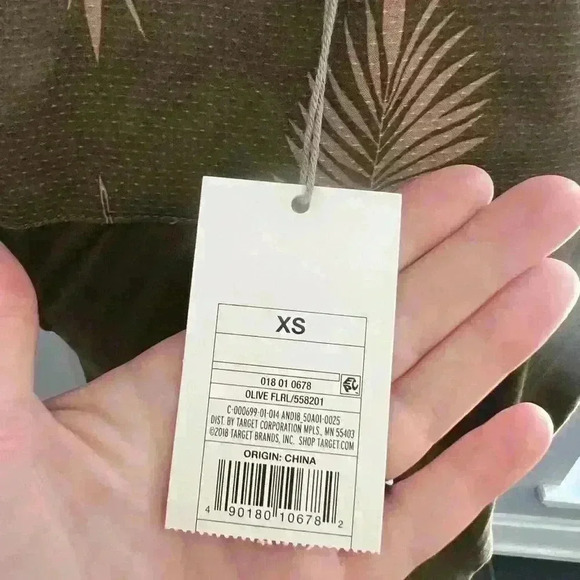 A. New day olive floral top women’s XS NWT - Picture 5 of 6